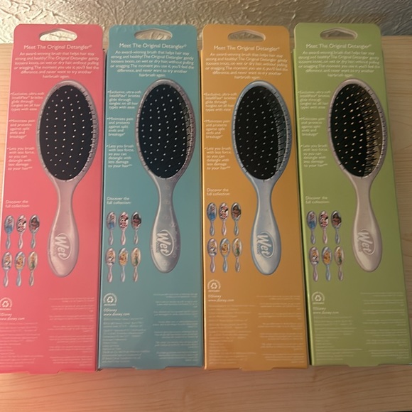Wet brushes from the Disney 100 series you can use on wet or dry hair - Picture 2 of 6